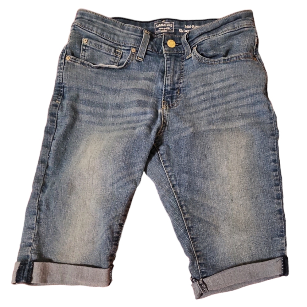 Signature by Levi Strauss Faded Blue Rolled-Hem Jean Shorts